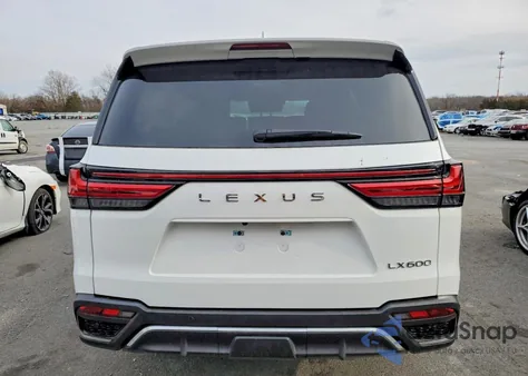 2024 Lexus Lx 600 Base z USA, uszkodzony, nr VIN JTJMB7CX5R4065541